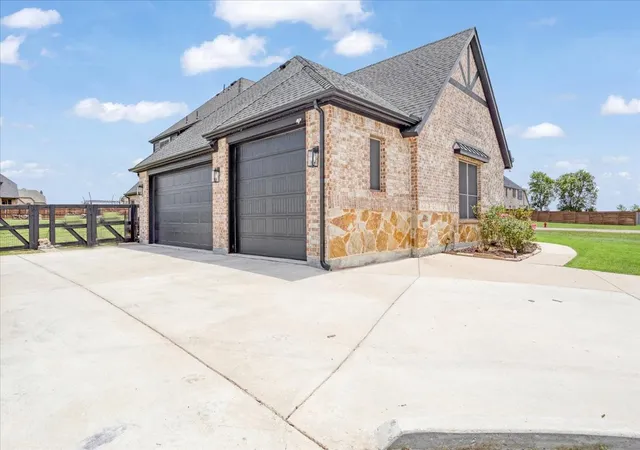 Photo 3 of Single family home for sale at 1205 Redbud, Howe, TX 75459 | MLS# 21274925 | Listing updated on 2026-08-03