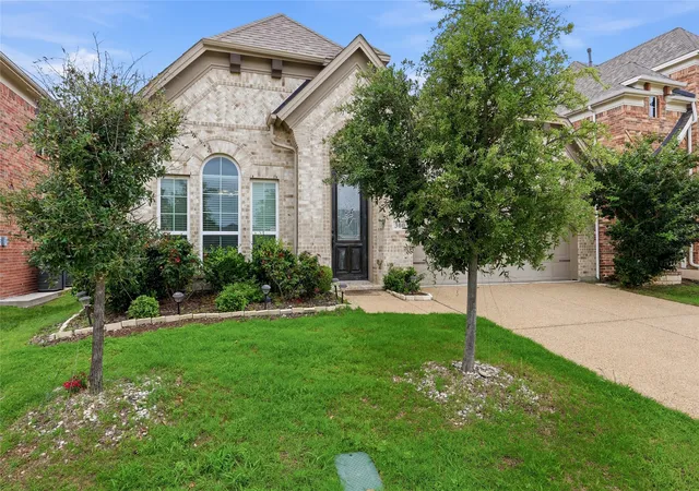 2nd image of 300 Daylily Dr, Wylie, TX 75098 | MLS# 21274813