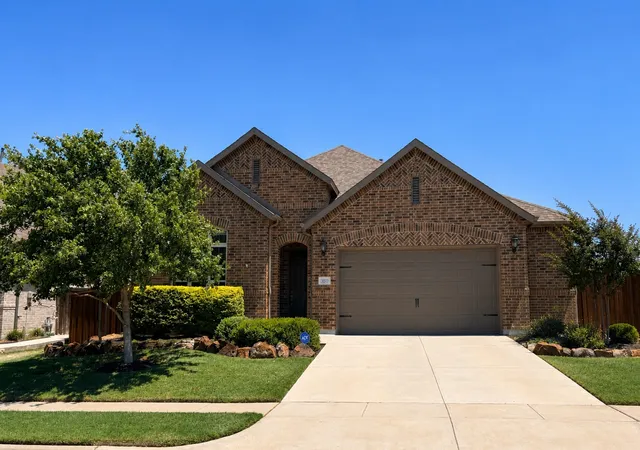 Photo 2 of Single family home for sale at 3912 Primrose Dr, Aubrey, TX 76227 | MLS# 21276182 | Listing updated on 2026-08-20
