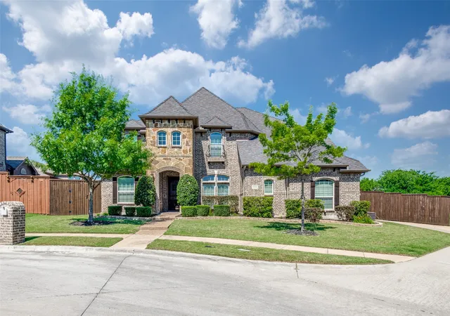 Photo 1 of Sale Pending at 9359 Cherry Brook Ln, Frisco, TX 75033 | MLS# 21277991 | Listing updated on 2026-10-02