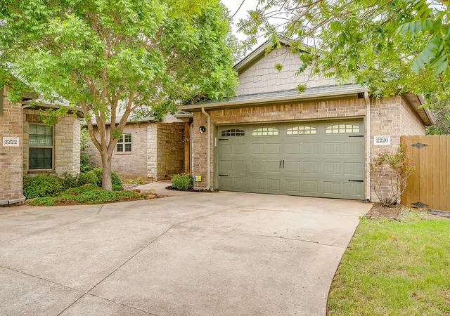 Photo 2 of Sale Pending at 2220 Cobblestone Ct, Granbury, TX 76049 | MLS# 21276315 | Listing updated on 2026-08-17