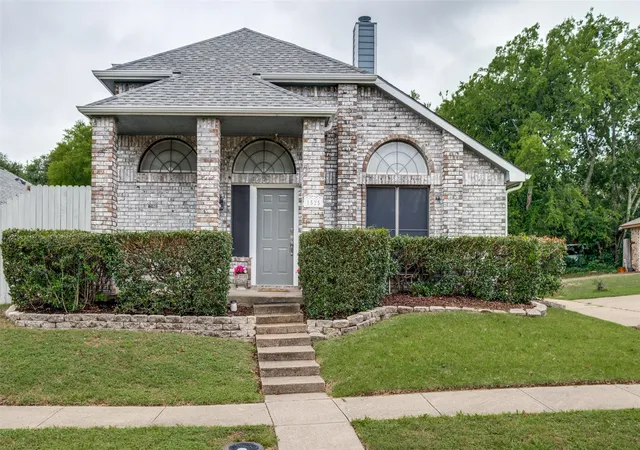 Photo 1 of Sale Pending at 1525 Liberty Ln, Mesquite, TX 75149 | MLS# 21277893 | Listing updated on 2026-07-25