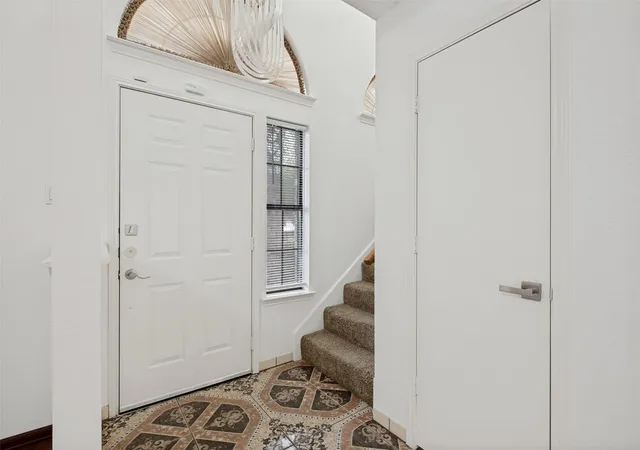 Photo 3 of Sale Pending at 1525 Liberty Ln, Mesquite, TX 75149 | MLS# 21277893 | Listing updated on 2026-07-25