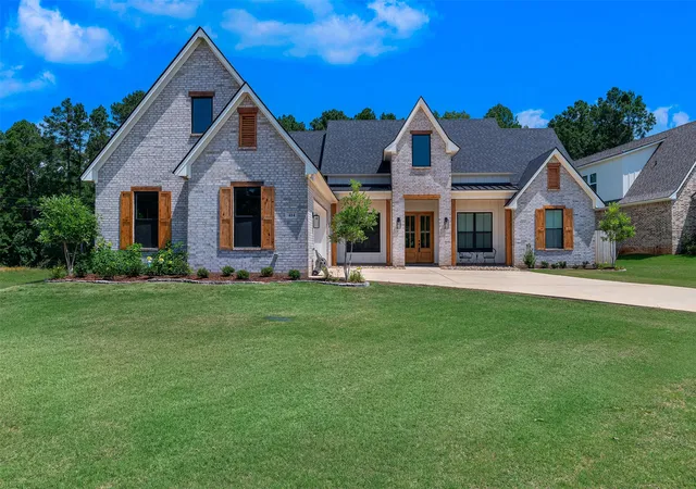 Photo 1 of Sale Pending at 414 Newburn Ln, Shreveport, LA 71106 | MLS# 21277731 | Listing updated on 2026-08-21
