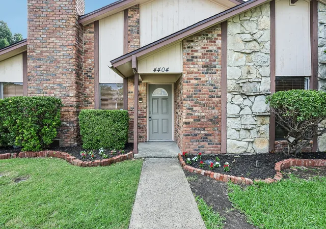 Photo 3 of Single family home for sale at 4404 Cleveland Dr, Plano, TX 75093 | MLS# 21278066 | Listing updated on 2026-10-02