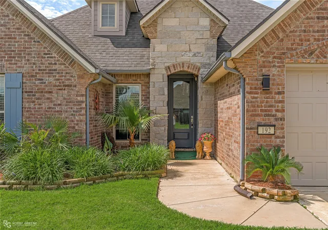 Photo 2 of Single family home for sale at 192 Cullom Dr, Bossier City, LA 71112 | MLS# 21274954 | Listing updated on 2026-08-28