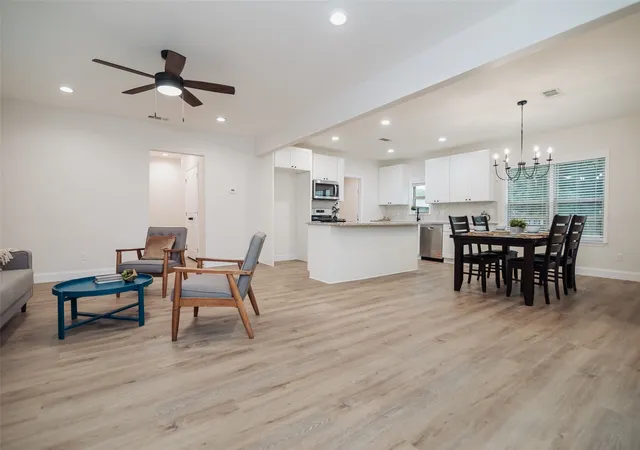 Photo 1 of Single family home for sale at 305 Ball St, Whitewright, TX 75491 | MLS# 21277712 | Listing updated on 2026-08-31