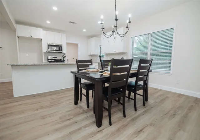 Photo 3 of Single family home for sale at 305 Ball St, Whitewright, TX 75491 | MLS# 21277712 | Listing updated on 2026-10-04
