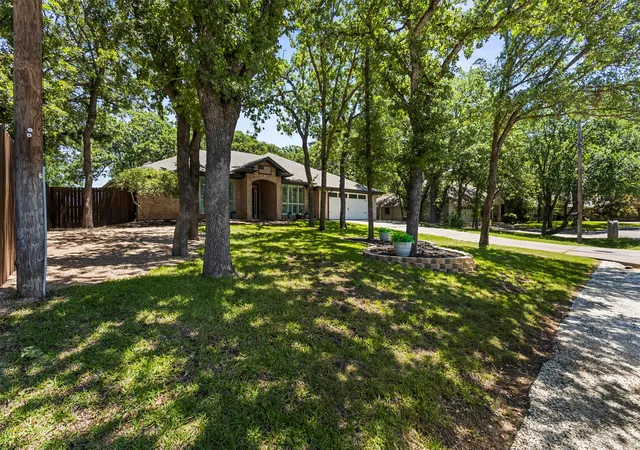 2nd image of 5303 Tioga Ct, Granbury, TX 76049 | MLS# 21272131