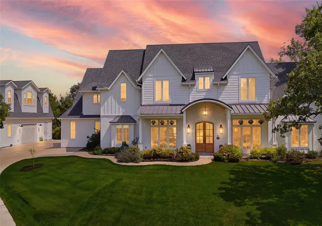 Photo 1 of Mansion for sale at 4207 Kelly Elliott Rd, Arlington, TX 76016 | MLS# 21264371 | Listing updated on 2026-10-03