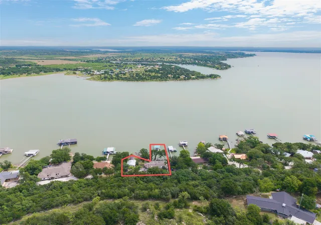 Photo 1 of Sale Pending at 420 Lakeside Dr, Brownwood, TX 76801 | MLS# 21277836 | Listing updated on 2026-07-28