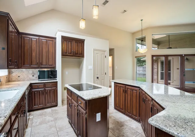Photo 2 of Single family home for sale at 1341 Nettleton Dr, De Soto, TX 75115 | MLS# 21276514 | Listing updated on 2026-07-16