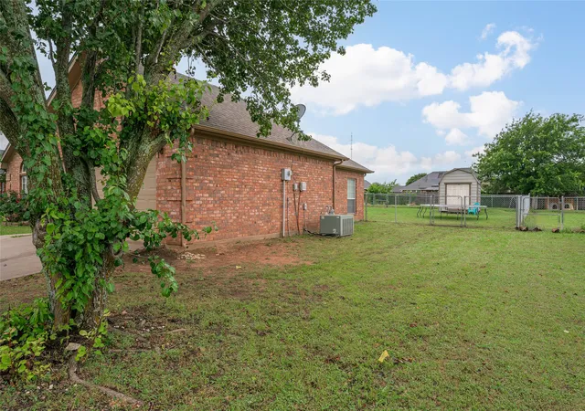 Homes for sale in Bells, TX | 408 Sunshine Trl, Bells, TX 75414 | MLS# 21276009
