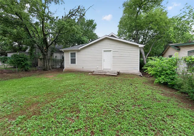 Single family home for sale at 2805 Walker St, Fort Worth, TX 76105 | MLS# 21252888