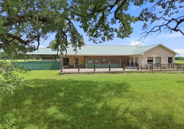Homes for sale in Bridgeport, TX | 1001 El Rancho Rio, Bridgeport, TX 76426 | MLS# 21277968