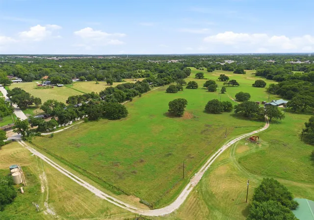 Homes for sale in Bridgeport, TX | 1001 El Rancho Rio, Bridgeport, TX 76426 | MLS# 21277968