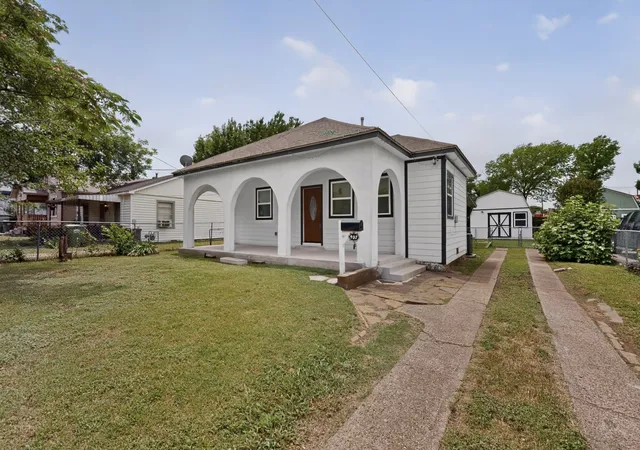Homes for sale in Dallas, TX | 907 Ogden Ave, Dallas, TX 75211 | MLS# 21278209