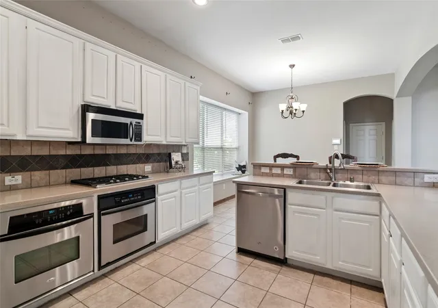 Photo 4 of Single family home for sale at 2085 Club Lake Cir, Rockwall, TX 75087 | MLS# 21258744 | Listing updated on 2026-08-21