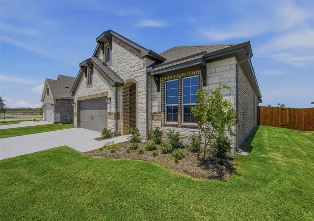 Photo 3 of Single family home for sale at 2105 Bluebird Ln, Anna, TX 75409 | MLS# 21278242 | Listing updated on 2026-09-24