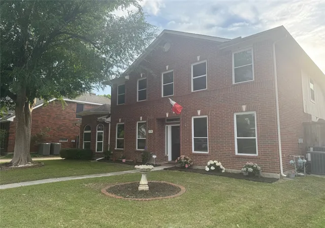 Photo 2 of Single family home for sale at 616 Huntington Ln, Allen, TX 75002 | MLS# 21278254 | Listing updated on 2026-08-29