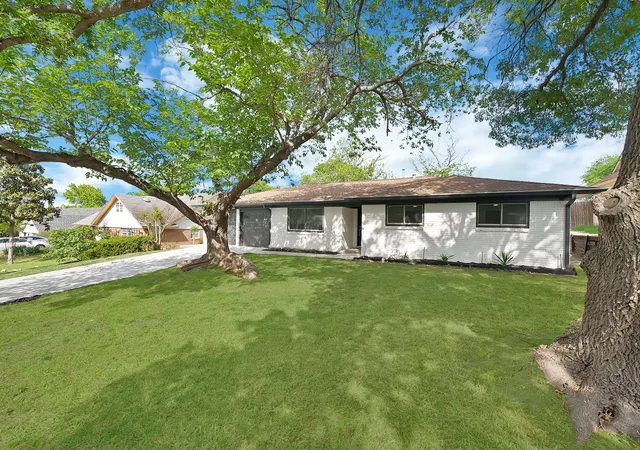Photo 2 of Single family home for sale at 5617 Wharton Dr, Fort Worth, TX 76133 | MLS# 21277751 | Listing updated on 2026-08-21