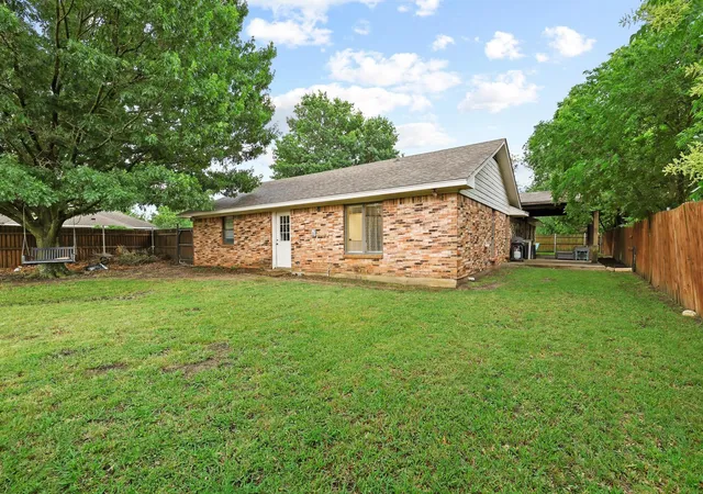 Homes for sale in Gunter, TX | 619 N 5th St, Gunter, TX 75058 | MLS# 21272865