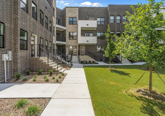 1st image of 304 Golden Bell Ln, Fort Worth, TX 76107 | MLS# 21276823