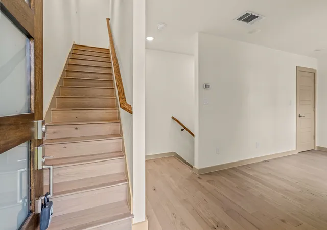 4th image of 304 Golden Bell Ln, Fort Worth, TX 76107 | MLS# 21276823