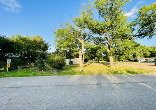 Homes for sale in Mineola, TX | 628 S Johnson St, Mineola, TX 75773 | MLS# 21278312