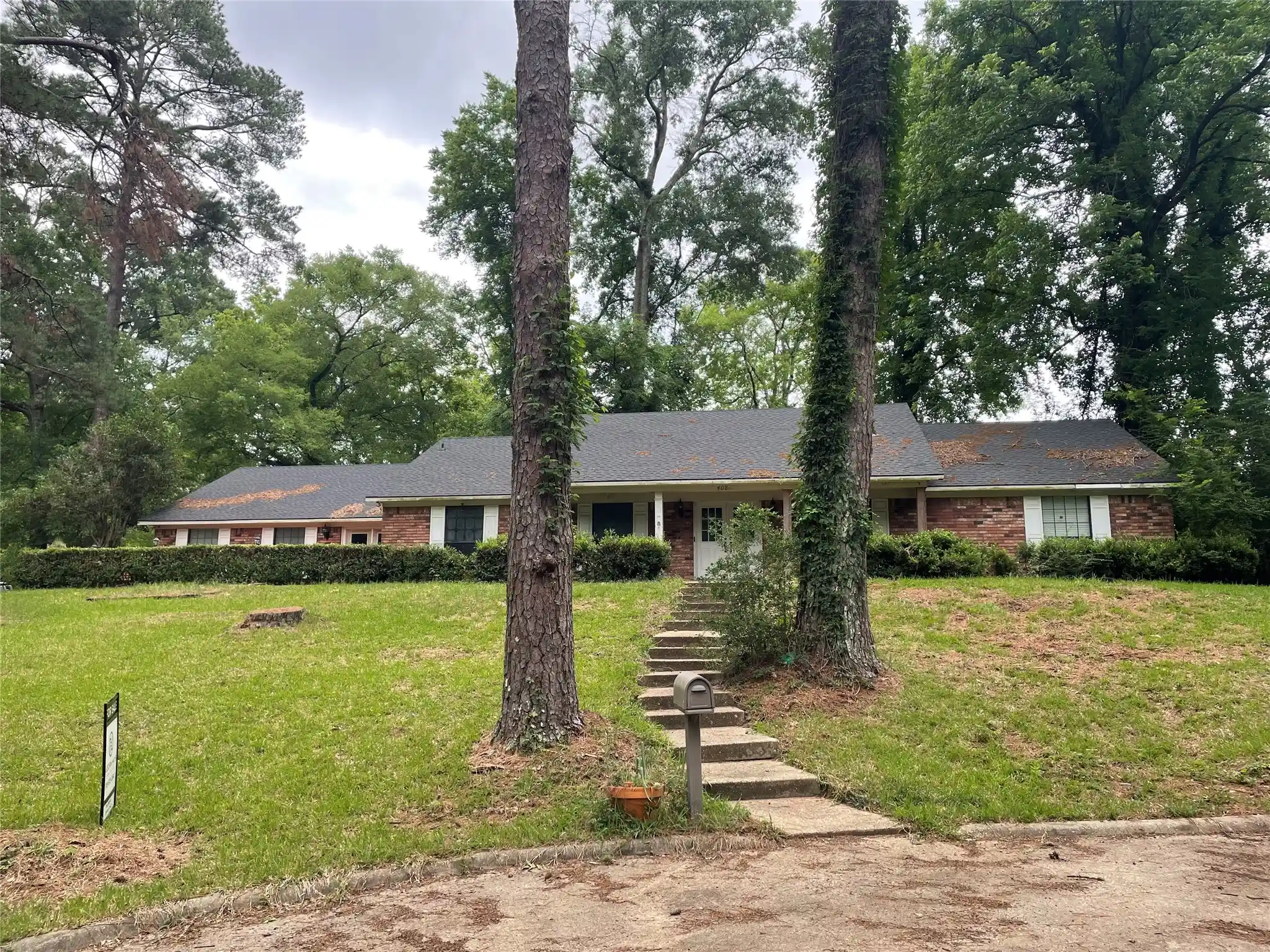 Single family home for sale at 408 Myra, Mansfield, LA 71052 | MLS# 21278320