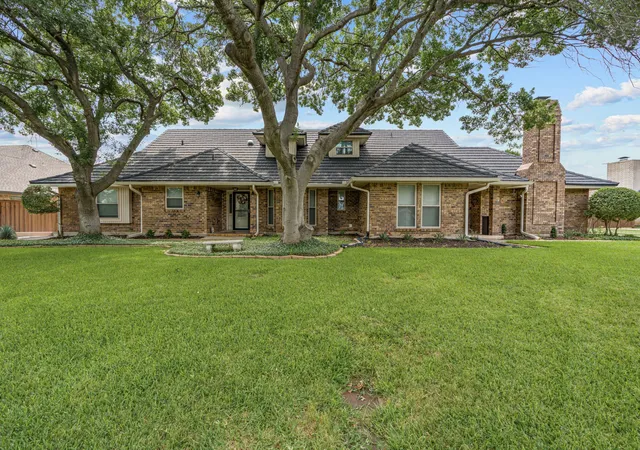 Photo 2 of Multi family home for sale at 5111/5109 Ledgestone Dr, Fort Worth, TX 76132 | MLS# 21278330 | Listing updated on 2026-08-30