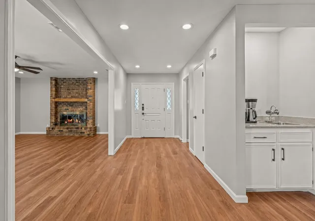 Photo 4 of House for sale at 5111/5109 Ledgestone Dr, Fort Worth, TX 76132 | MLS# 21278330 | Listing updated on 2026-08-30