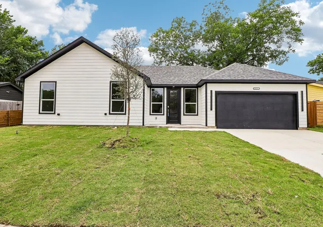 Photo 1 of Single family home for sale at 827 Powell Cir, Mesquite, TX 75149 | MLS# 21278300 | Listing updated on 2026-09-02