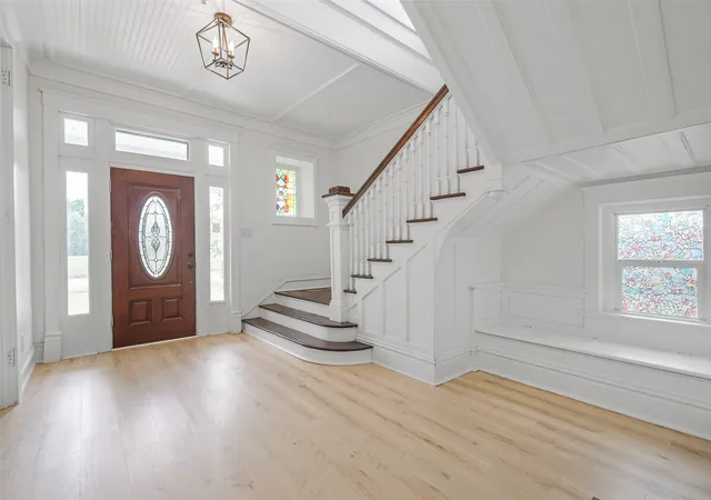 Photo 4 of Single family home for sale at 1001 S Travis St, Sherman, TX 75090 | MLS# 21277335 | Listing updated on 2026-09-26