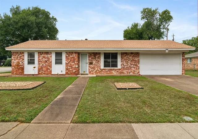 1st image of 937 Patricia St, Irving, TX 75060 | MLS# 21277361