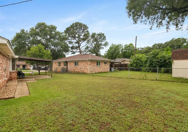 25th image of 937 Patricia St, Irving, TX 75060 | MLS# 21277361