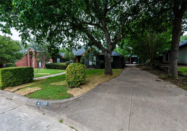 Photo 3 of Sale Pending at 104 Creek Side Ct, Kennedale, TX 76060 | MLS# 21275263 | Listing updated on 2026-09-24