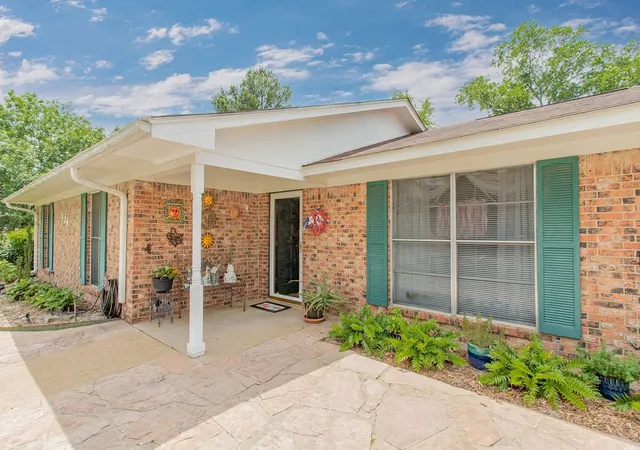 Homes for sale in Hideaway, TX | 324 Texas Dr, Hideaway, TX 75771 | MLS# 21278259