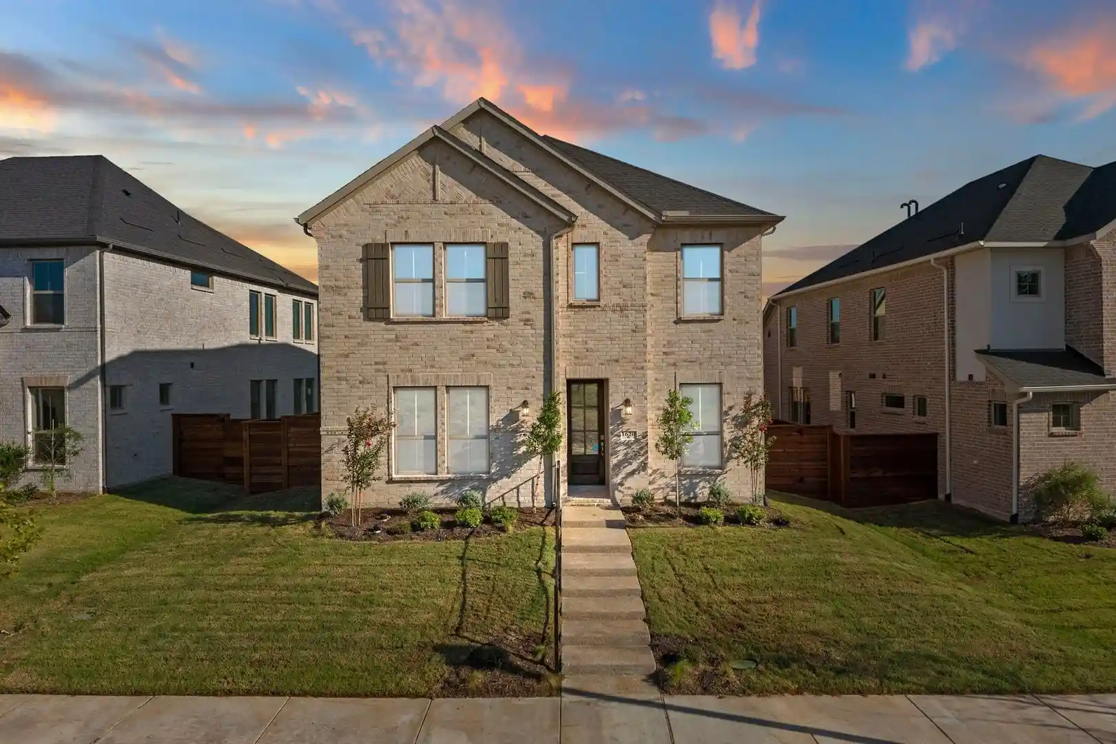 Photo 1 of Single family home for sale at 1620 Peridot Pkwy, Mesquite, TX 75181 | MLS# 21278413 | Listing updated on 2026-10-29