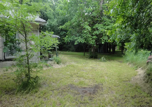 Homes for sale in Trenton, TX | 303 W College St, Trenton, TX 75490 | MLS# 21278400