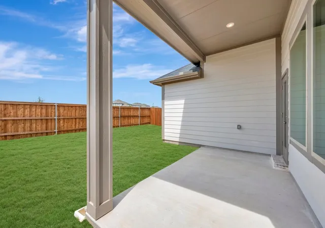 Photo 3 of Single family home for sale at 7420 Autumn Hill Dr, Krum, TX 76249 | MLS# 21278458 | Listing updated on 2026-09-24