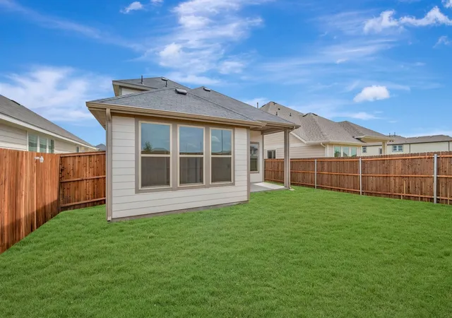 Photo 3 of Single family home for sale at 7420 Autumn Hill Dr, Krum, TX 76249 | MLS# 21278458 | Listing updated on 2026-09-24