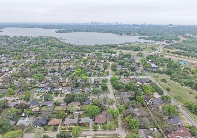 Homes for sale in Dallas, TX | 429 Parkhurst Dr, Dallas, TX 75218 | MLS# 21276288
