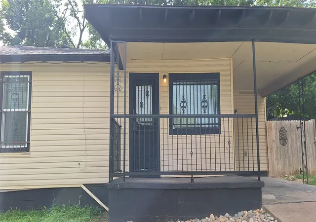 Homes for sale in Fort Worth, TX | 3322 Nw 30th St, Fort Worth, TX 76106 | MLS# 21276309
