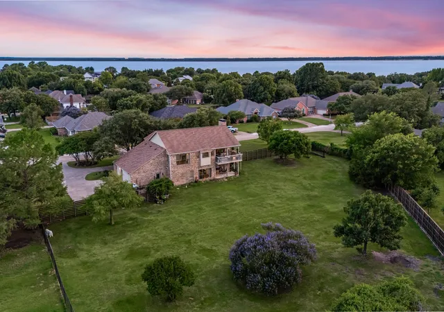 Homes for sale in Heath, TX | 310 James Dr, Heath, TX 75032 | MLS# 21251412