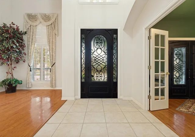 Photo 4 of Single family home for sale at 2719 Middleton Dr, Frisco, TX 75033 | MLS# 21272555 | Listing updated on 2026-08-30