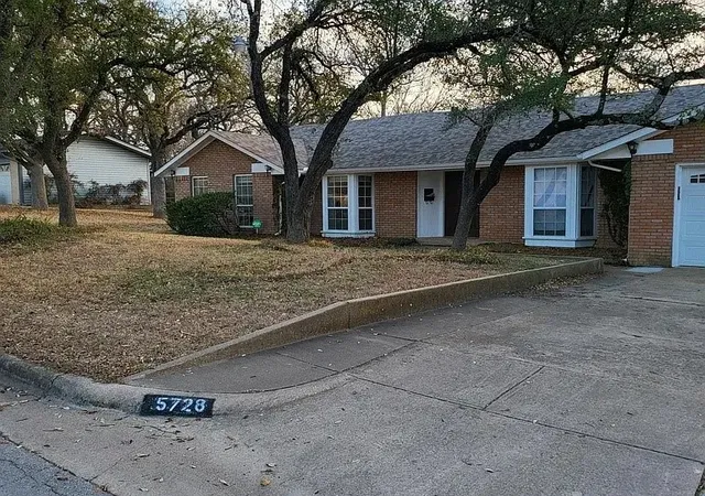 2nd image of 5728 Rockhill Rd, Fort Worth, TX 76112 | MLS# 21261045