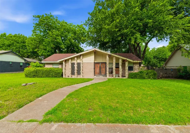 Homes for sale in De Soto, TX | 829 Ray Andra Dr, De Soto, TX 75115 | MLS# 21276988
