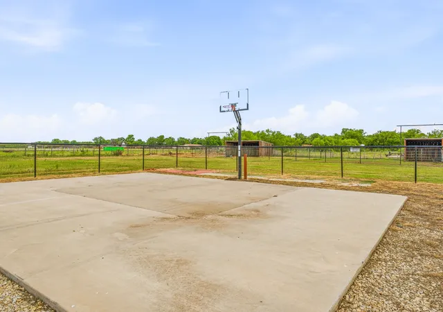 Homes for sale in Mineral Wells, TX | 2801 Mh 379, Mineral Wells, TX 76067 | MLS# 21275530