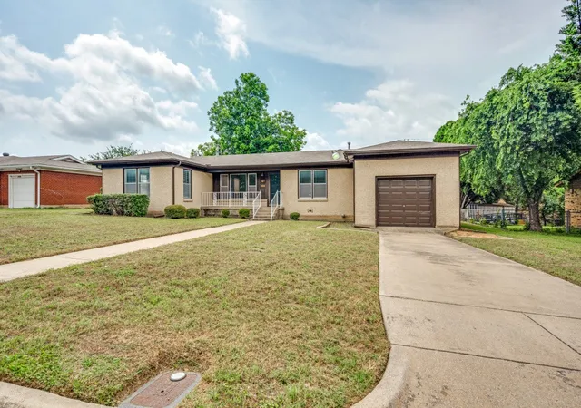 Homes for sale in Haltom City, TX | 5404 Fossil Dr, Haltom City, TX 76117 | MLS# 21272691